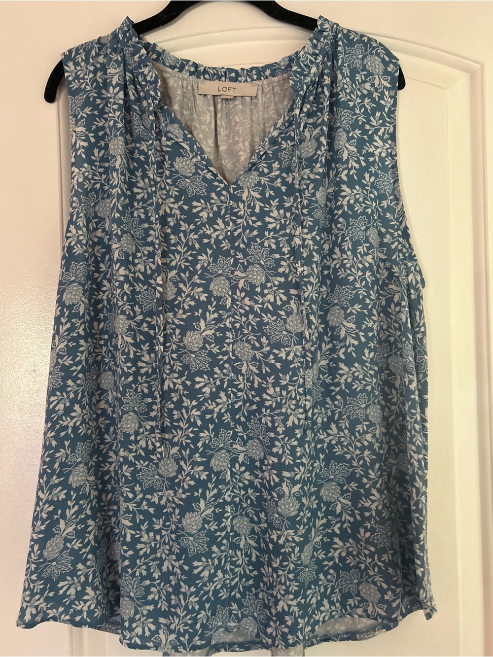 LOFT Blue and White Floral V-Neck Sleeveless Blouse